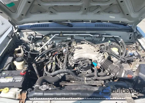 2002 Nissan Xterra Xe z USA, uszkodzony, nr VIN 5N1ED28Y02C509115